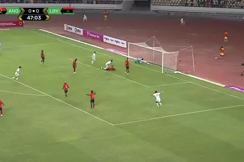  ليبيا تتمسك بآمالها في التأهل إلى كأس العالم بالفوز على أنجولا